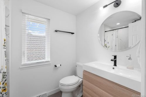 7869 Valentia St, Englewood CO  80112-3301 exterior