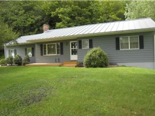 70 Horse Farm Rd, Sharon, VT 05065-6575