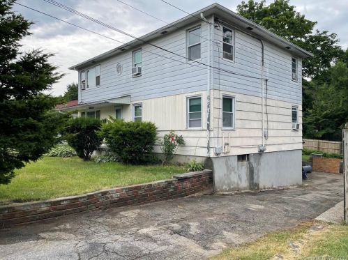 18 Dan Parker Dr, Waterbury, CT 06704-2115