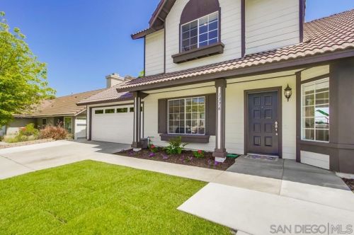 1376 Darwin Dr, Oceanside CA  92056-6618 exterior