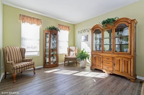 818 Phelps Ln, Joliet, IL 60404-8538