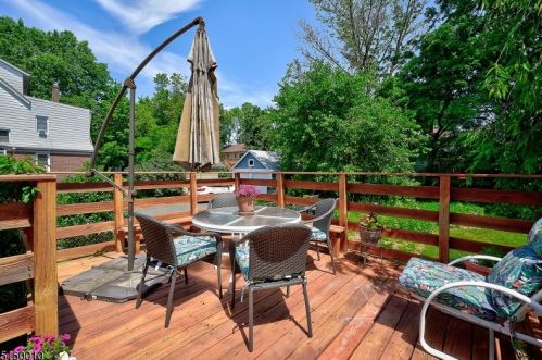 77 Hillcrest Rd, Maplewood NJ  07040-1605 exterior