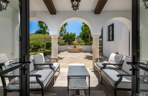 20 Black Falcon, Irvine CA  92603-0420 exterior