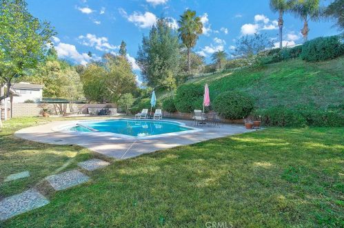 5910 Intervale Dr, Riverside CA  92506-4049 exterior