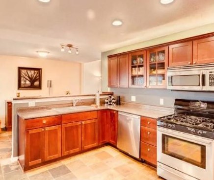 724 Pierce St, Minneapolis MN  55413-2530 exterior