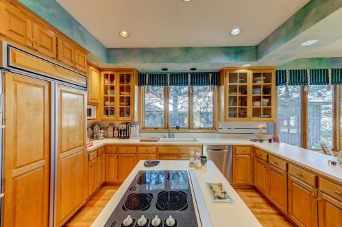 902 Highview Cir, Saint Paul MN  55118-3687 exterior