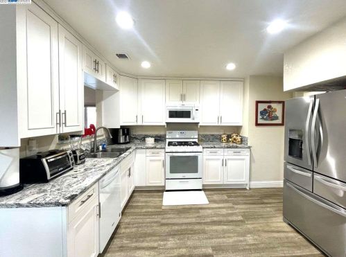 1104 Lillian Dr, Modesto, CA 95355-4850