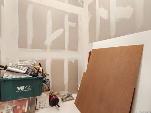 5745 Genoa Way, Aurora CO 80019-2085 exterior