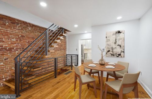 312 Manton St, Philadelphia PA  19147-5213 exterior