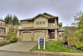 477 2nd Ave, Kirkland, WA 98033-6656