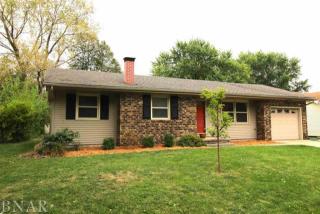 106 Sesame St, Bloomington, IL 61704-4679