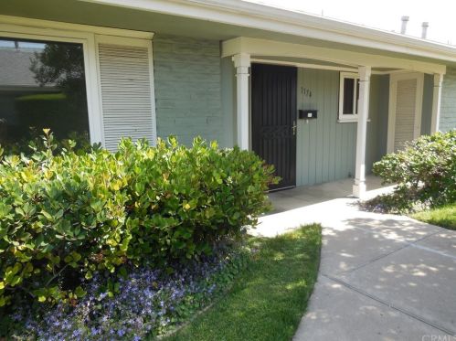 1174 1st St, Tustin, CA 92780-3815