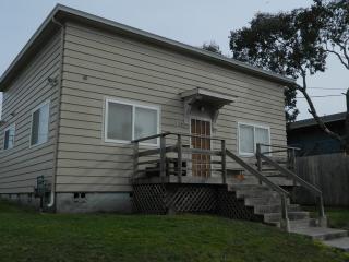 1205 A St, Eureka, CA 95501-1606