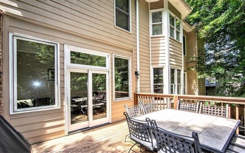 205 Fieldsborn Ct, Atlanta GA  30328-1039 exterior