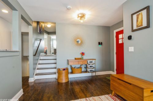 2415 Sherwin Ave, Chicago, IL 60645-1427