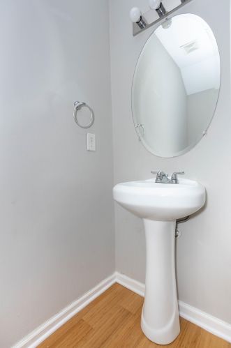 4997 Lower Elm St, Atlanta GA  30349-1677 exterior
