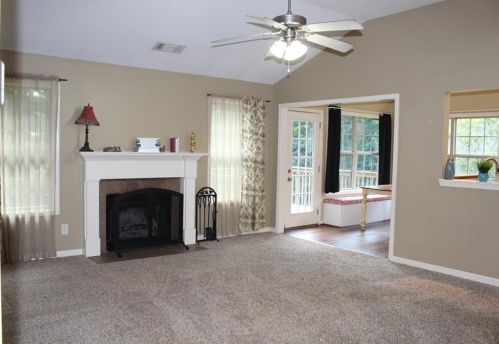 246 Jefferson Walk Cir, Jefferson, GA 30549-5541