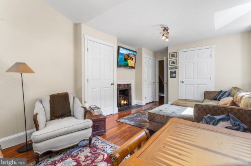 430 42 St, Philadelphia PA 19104-0044 exterior