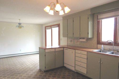 725 Eley Ln, Allenstown, NH 03275-3817