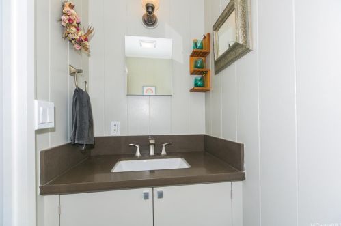 936 Hao St, Honolulu HI  96821-1623 exterior