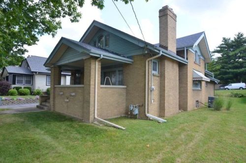 105 Dawson Ave, Rockford, IL 61107-4516