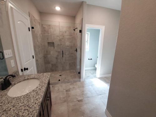 233 Shannon St, Angleton TX 77515 exterior