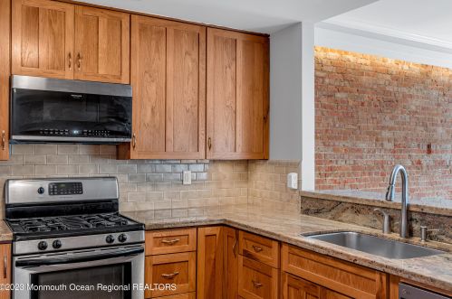 521 Cookman Ave, Tinton Falls, NJ 07712-7125