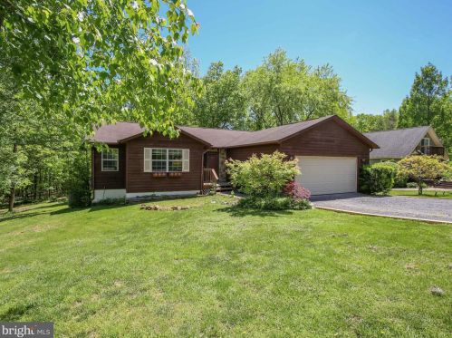 171 Lake Holiday Rd, Cross Junction, VA 22625-2410