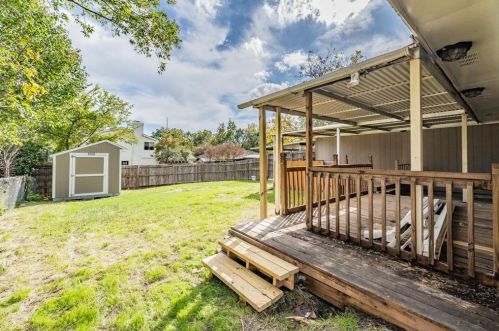 814 Villa Ridge Dr, Garland TX  75043-2659 exterior