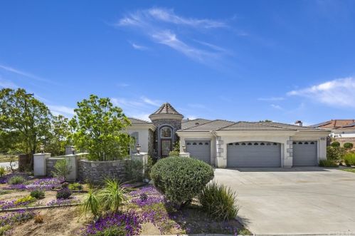 7565 Sun Blossom Ct, Riverside CA  92508-6627 exterior