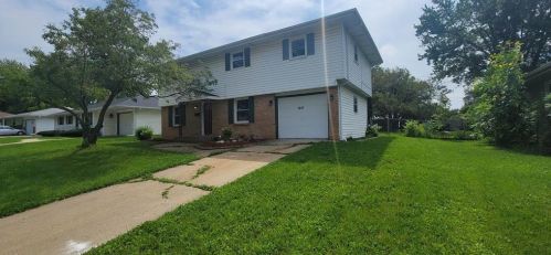2618 Skokie Dr, Rockford, IL 61108-7973