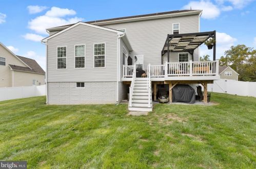 402 Chickamauga Dr, Harpers Ferry WV  25425 exterior