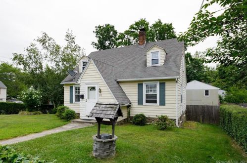 202 Newbury St, Waterbury, CT 06705-1426