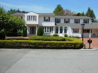 86 Forsythia Ln, Cranston, RI 02921-2316