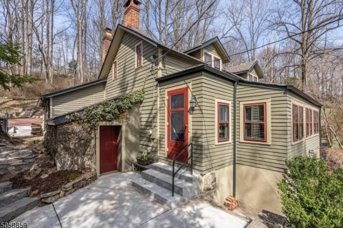 25 Longview Rd, Lebanon, NJ 08833-4502