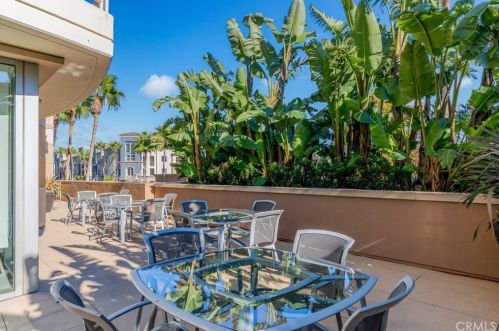 5082 Scholarship, Irvine CA  92612-5695 exterior