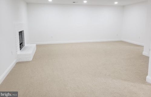 905 Mcneil Ln, Silver Spring MD  20905-4071 exterior