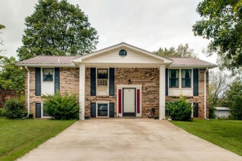 10143 Black St, Lyles, TN 37098-1601