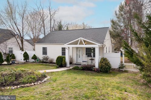 1944 Storm Dr, Falls Church, VA 22043-1412