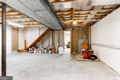 1546 Dunmore Dr, Lancaster PA  17602-1247 exterior