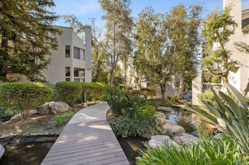 5846 Creekside Ave, Orange CA  92869-5702 exterior