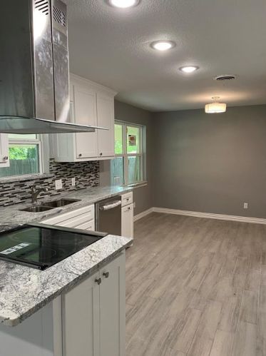 317 Hallmark Dr, Fort Worth TX  76134-3811 exterior