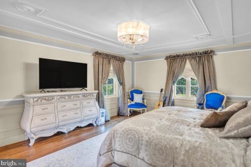 145 Winding Way, Tavistock NJ 08033-3642 exterior