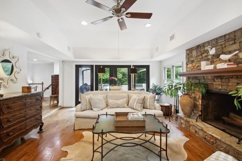 4660 Hitching Post Trl, Atlanta GA  30342 exterior