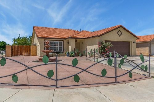14540 Juniper Ln, El Mirage, CA 92301-3634