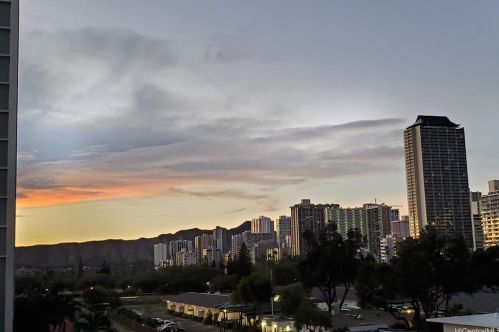 509 University Ave, Honolulu HI  96826-5001 exterior