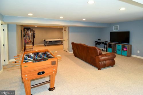 16534 Louisville Pl, Woodbridge VA  22191-4452 exterior