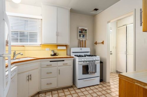 3637 1st Ave, Glendale CA  91214-2429 exterior
