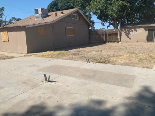 900 1st St, Turlock CA  95380-6021 exterior