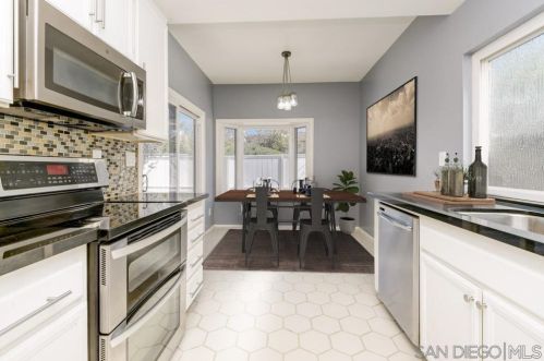 1752 Willowspring Dr, Encinitas, CA 92024-5457
